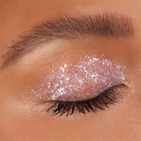 The 17 Best Glitter and Shimmer Eyeshadows of 2023。